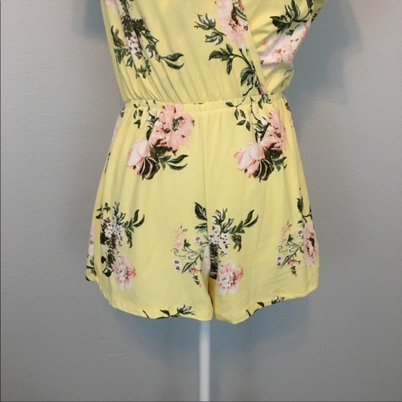 Forever 21 Floral Romper - Picture 6 of 6